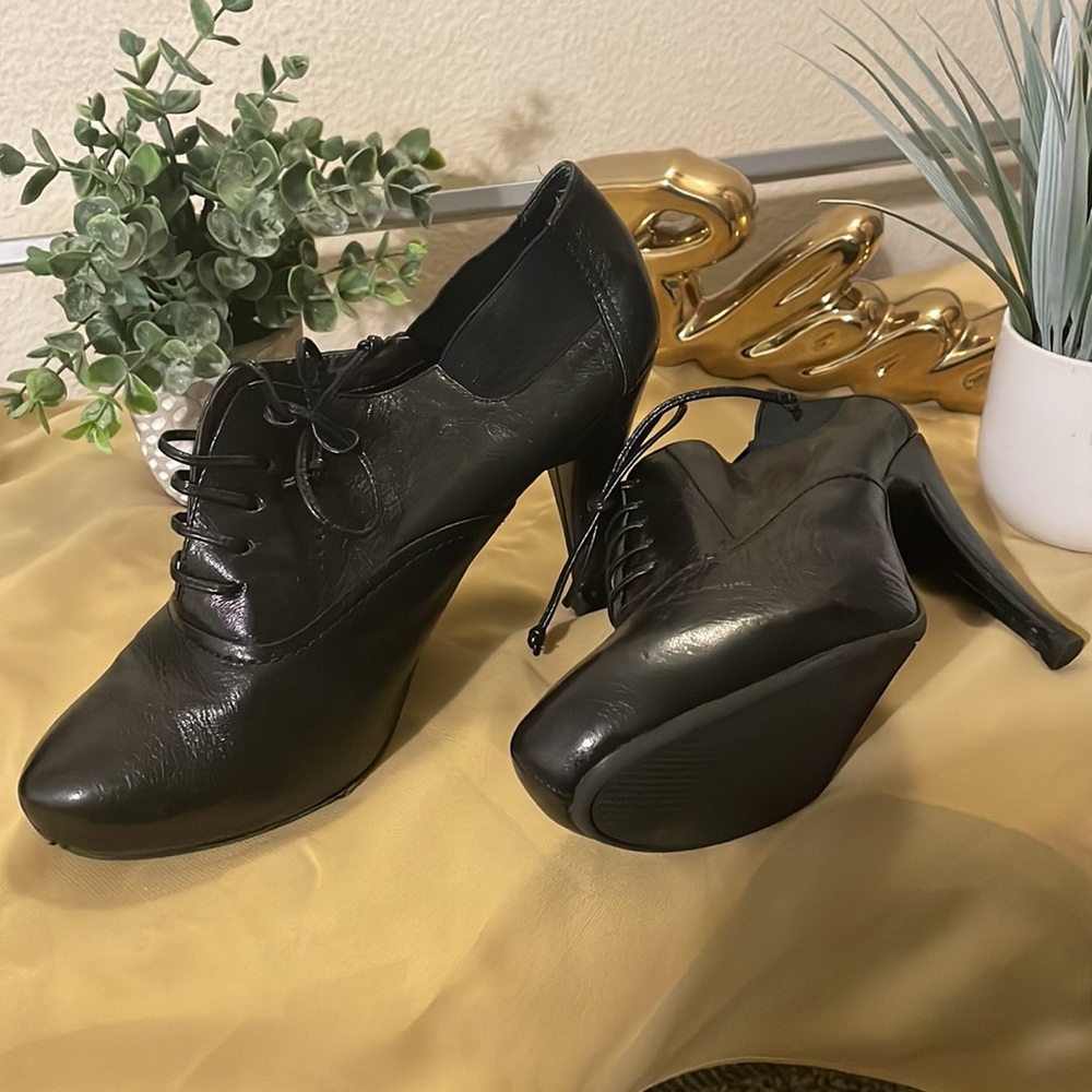 Black Leather Platform Shoe - Picture 2 of 4